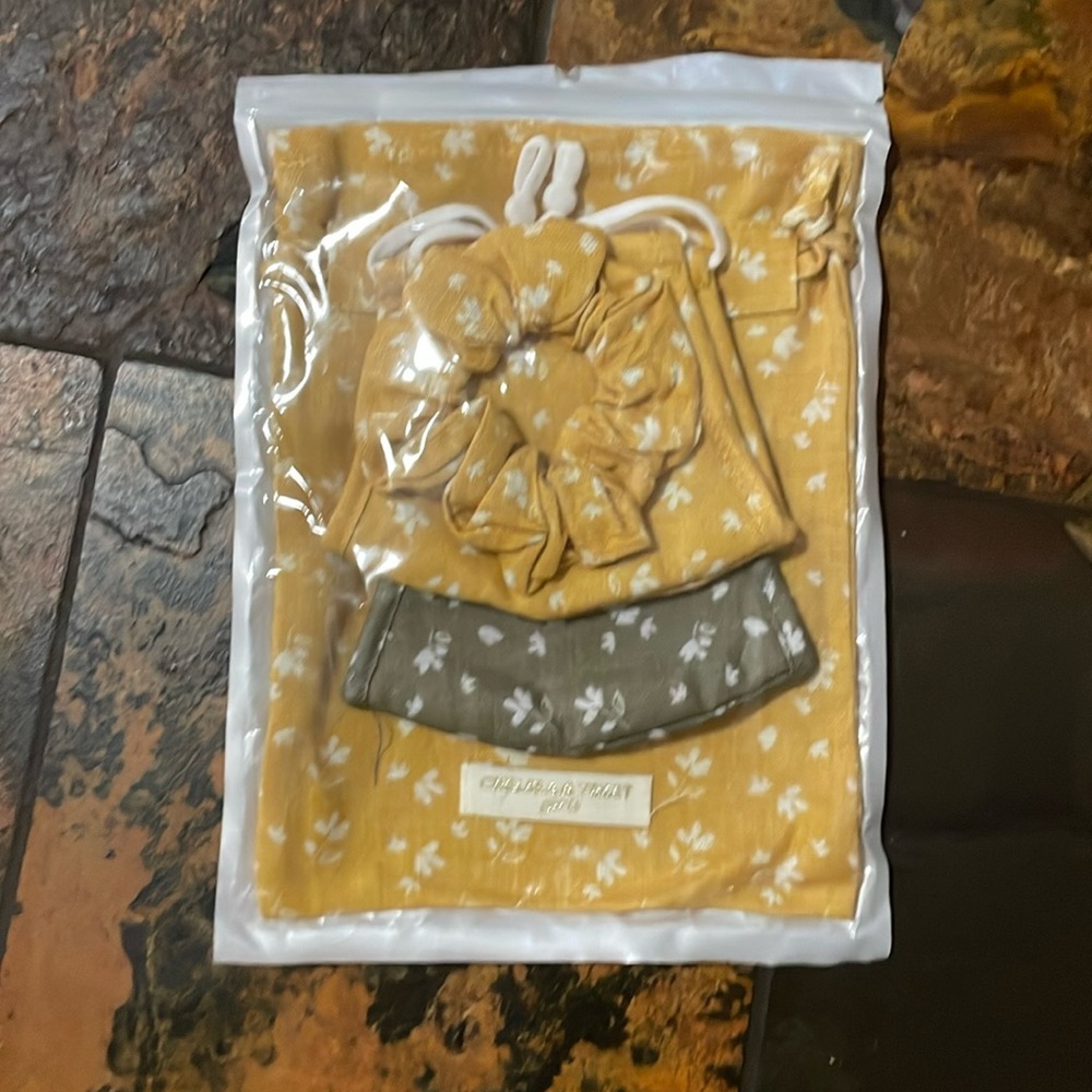 Girls floral face masks and scrunchie set